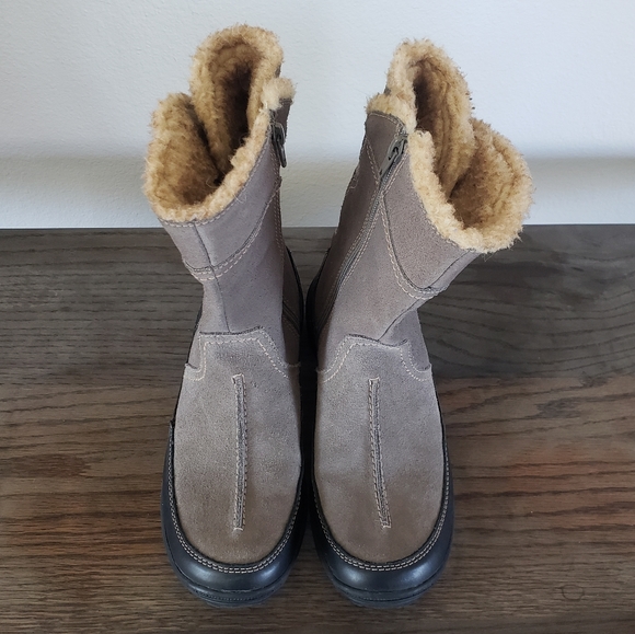 Clarks Booties - Picture 3 of 11